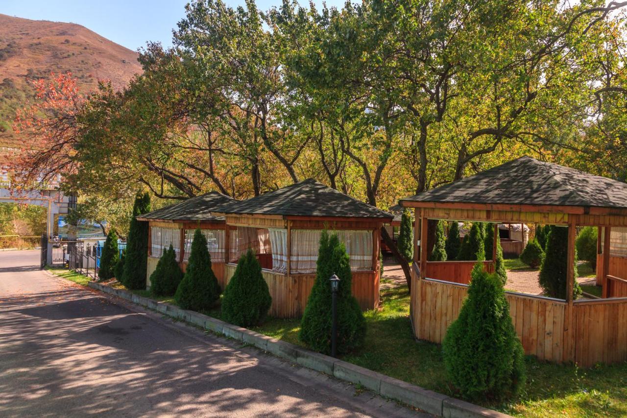 Sunkar Hotel Алмати Екстер'єр фото