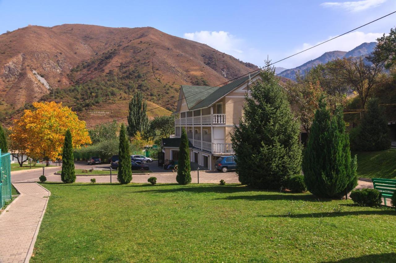 Sunkar Hotel Алмати Екстер'єр фото