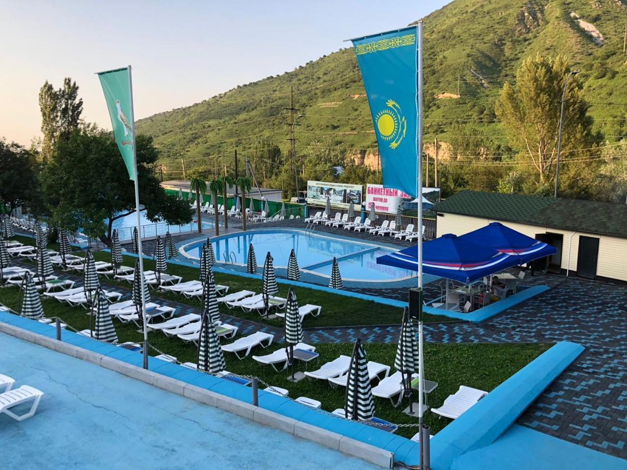 Sunkar Hotel Алмати Екстер'єр фото