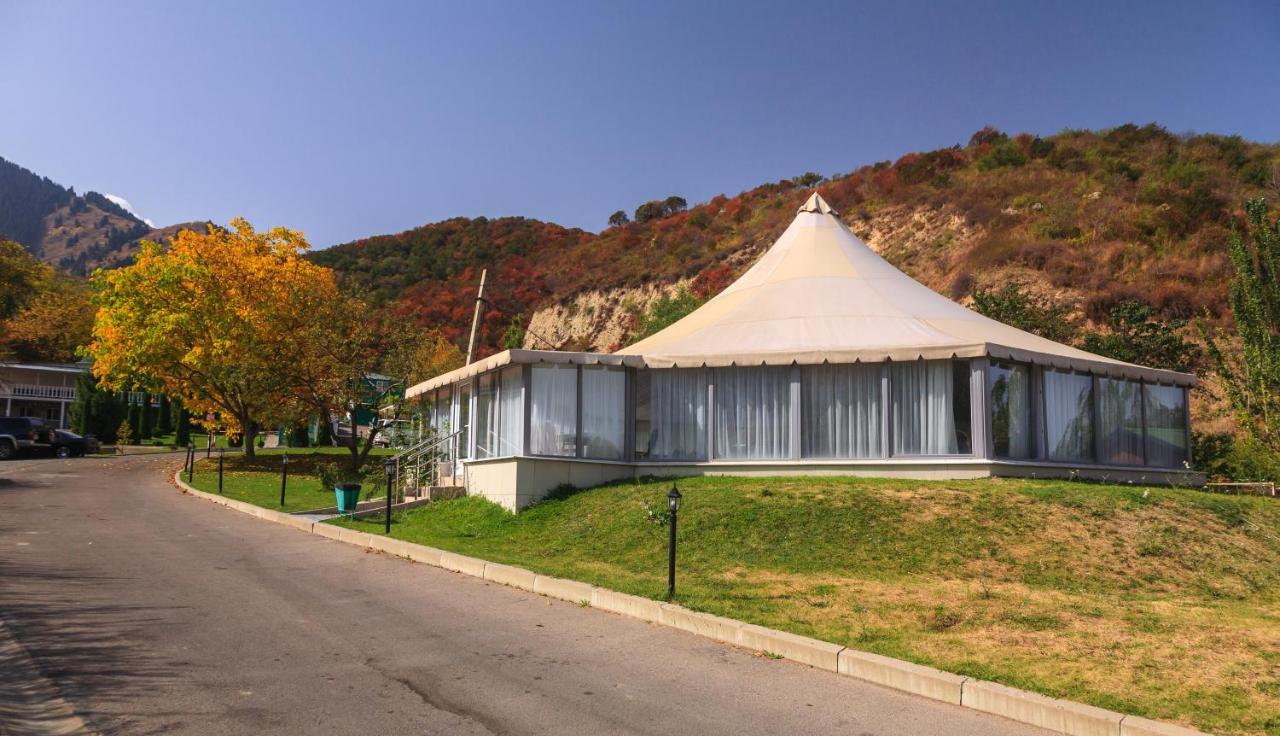 Sunkar Hotel Алмати Екстер'єр фото
